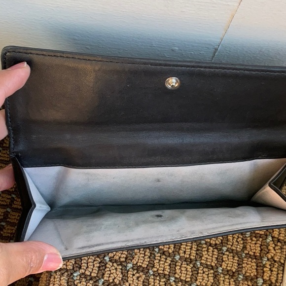 Channel Camellia Wallet - Picture 2 of 10